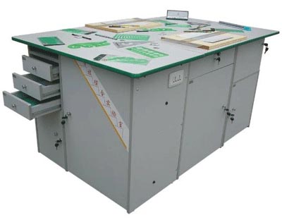 圖板、45cm丁字尺、圓規(guī)、分規(guī)、鴨 圖板、45cm丁字尺、圓規(guī)、分規(guī)、鴨